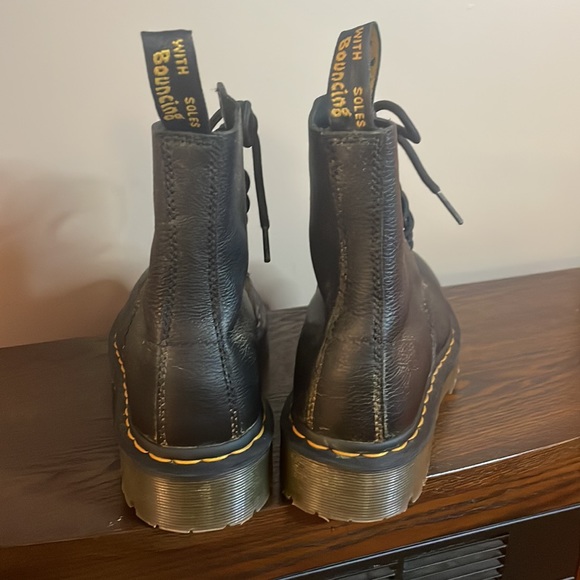 Black doc martens - Picture 3 of 5